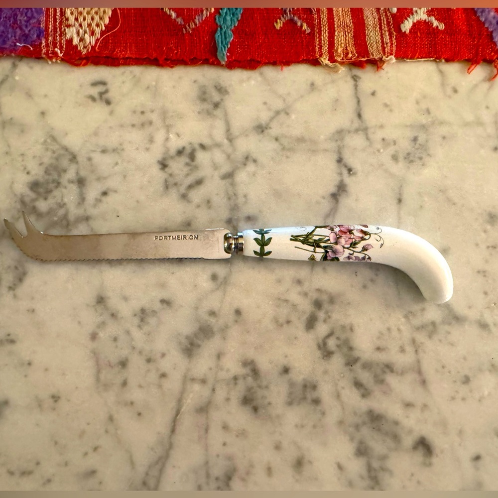 Portmeirion botanic garden cheese cutter. Like new